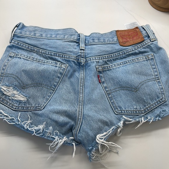 Levi 501 jean shorts - Picture 4 of 8